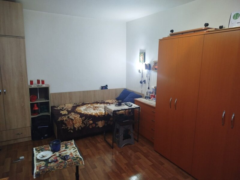 Dristor- strada Ramnicu Sarat, bloc mixt - garsoniera, etaj 1/10