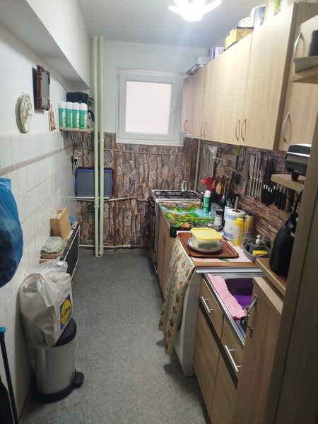 Dristor- strada Ramnicu Sarat, bloc mixt - garsoniera, etaj 1/10